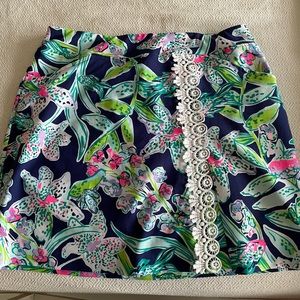 Lilly Pulitzer skort. Lace accent. Multi colored